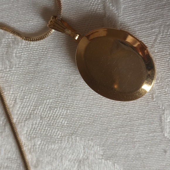 Romantic courting couple PORCELAIN PORTRAIT LOCKET NECKLACE VINTAGE - Picture 9 of 10